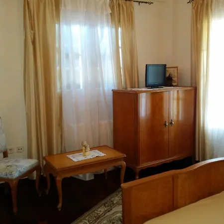 ヴィラ Vila Irini *